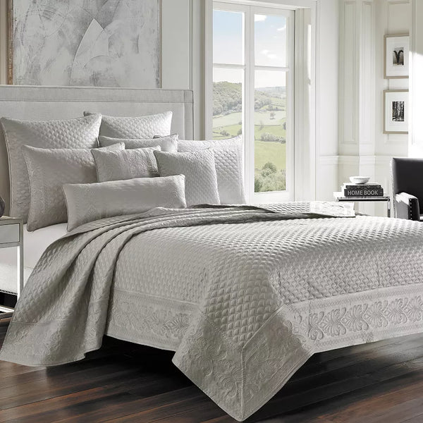 J Queen New York Zilara Silver Full/Queen Coverlet