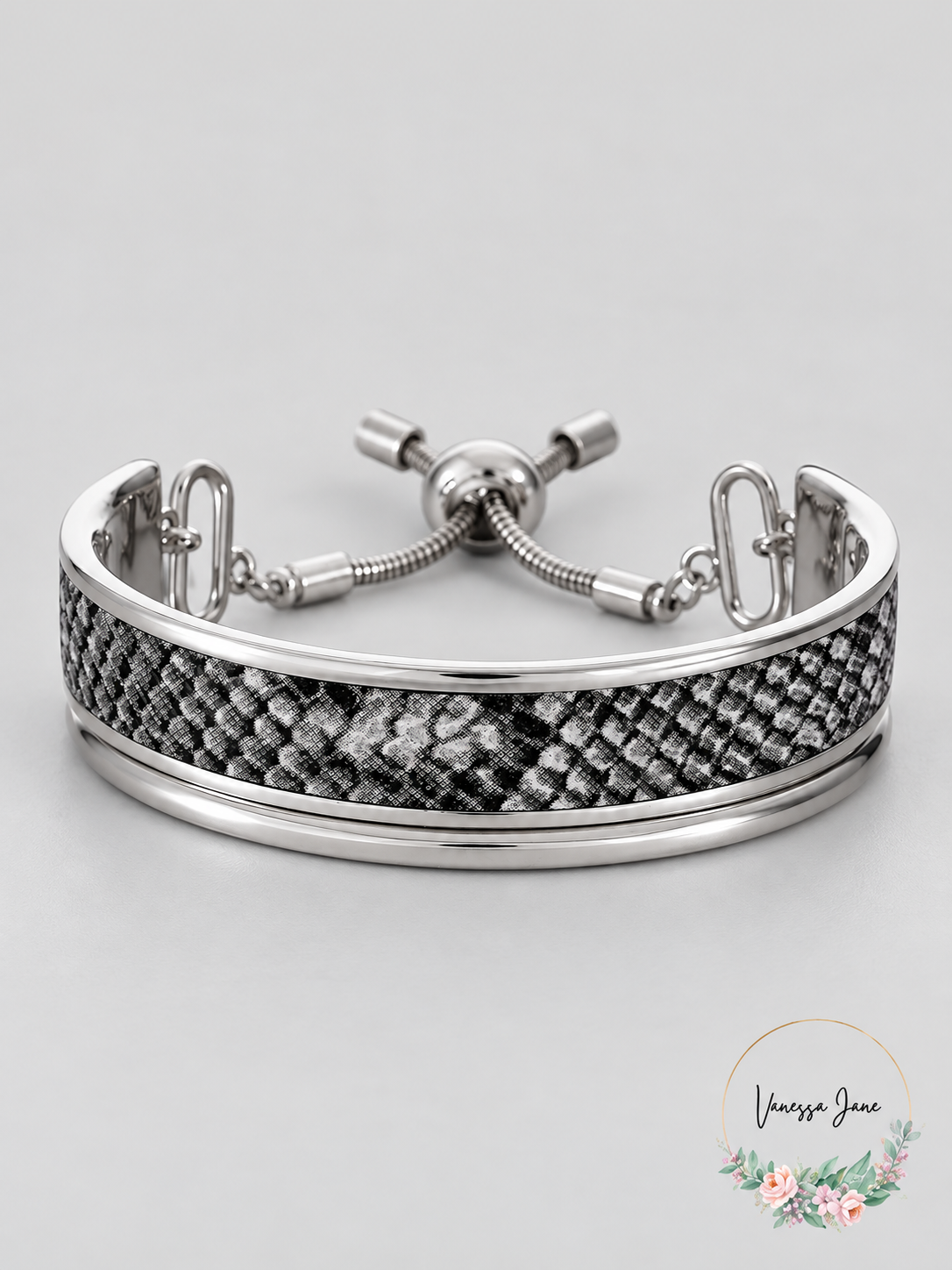 Alfani Silver-Tone Snakeskin-Print Faux-Leather Slider Bracelet — stock photo