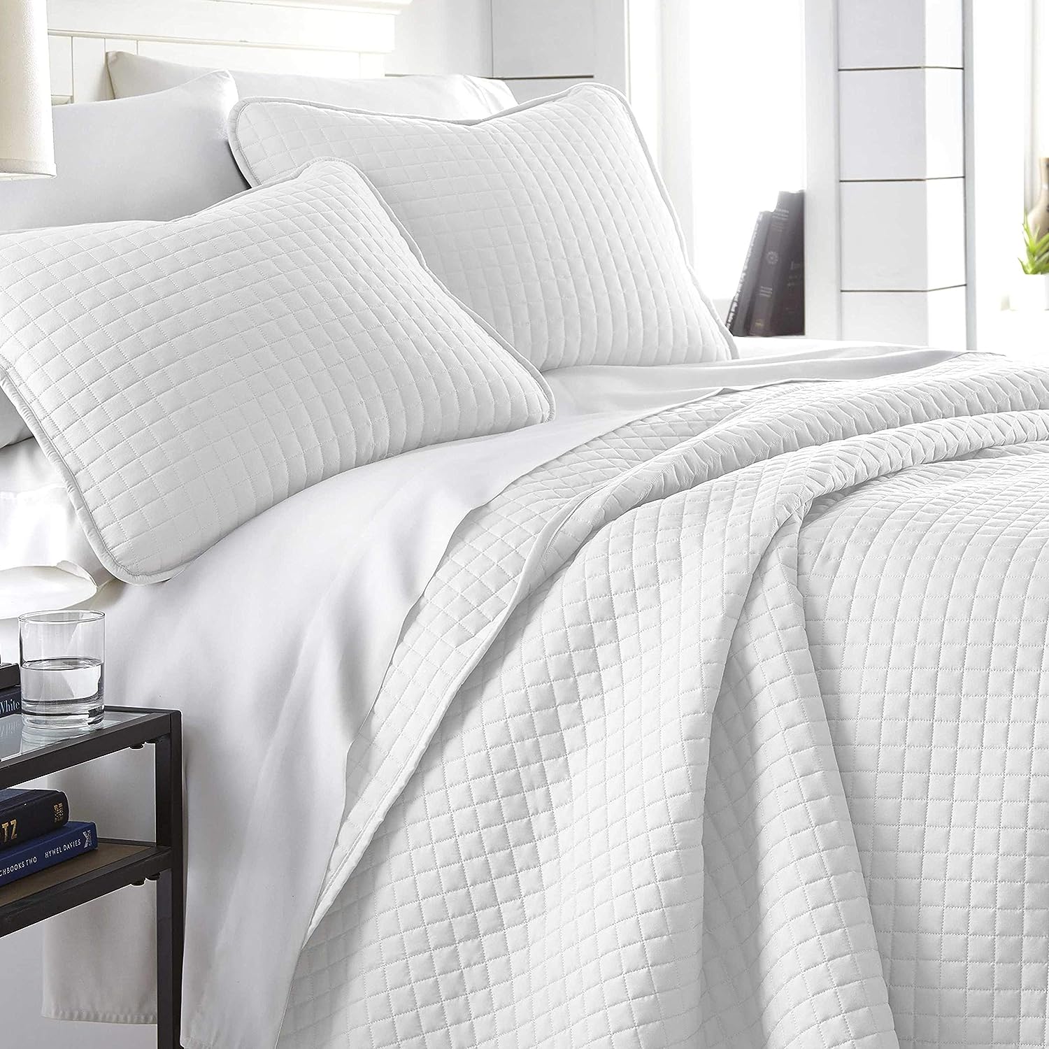 Southshore Fine Linens Oversized Lightweight 3-piece Quilt and Sham Set