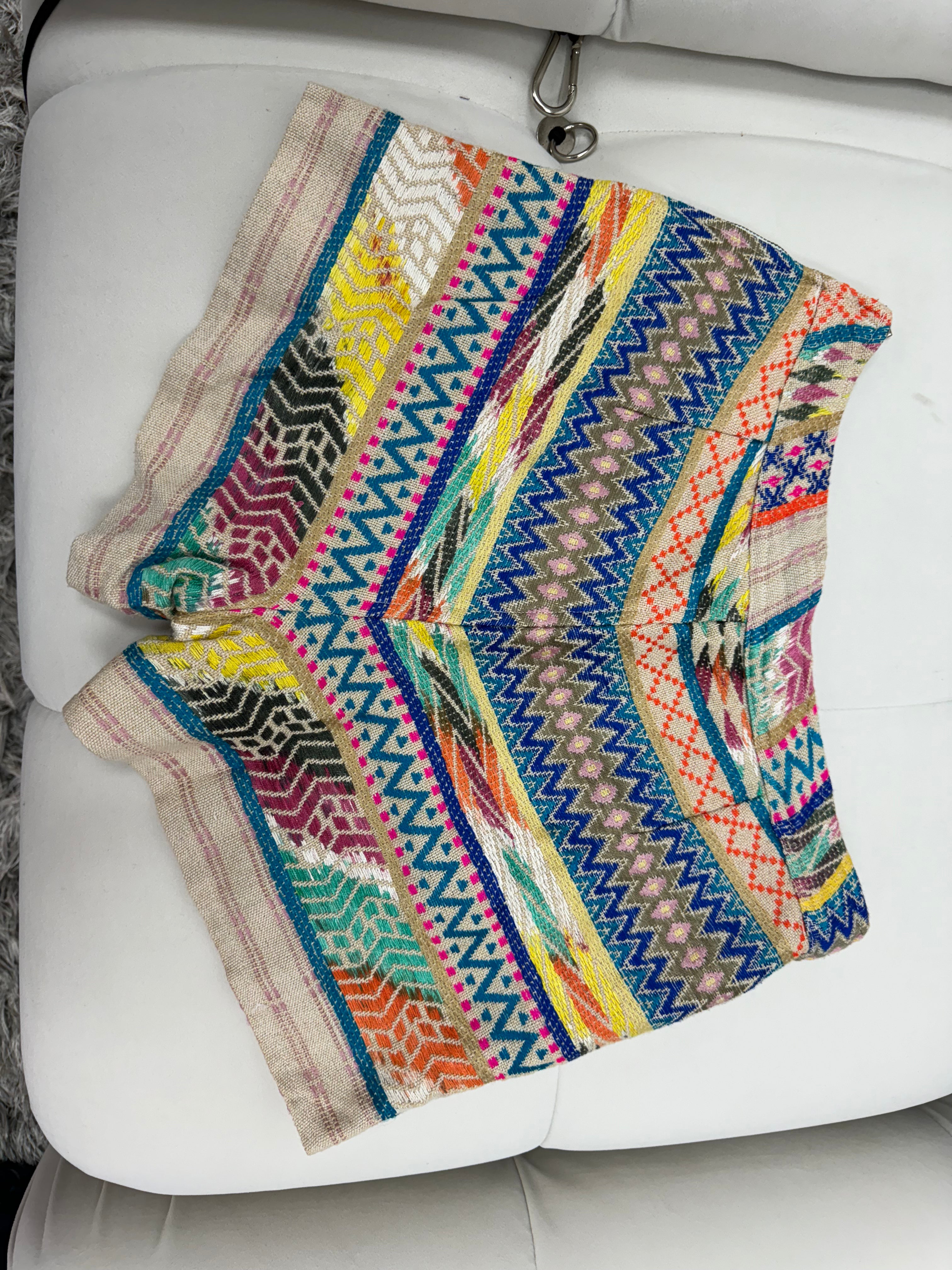 Francesca’s Quinn Boho/Aztec Hippie Short, Size Small