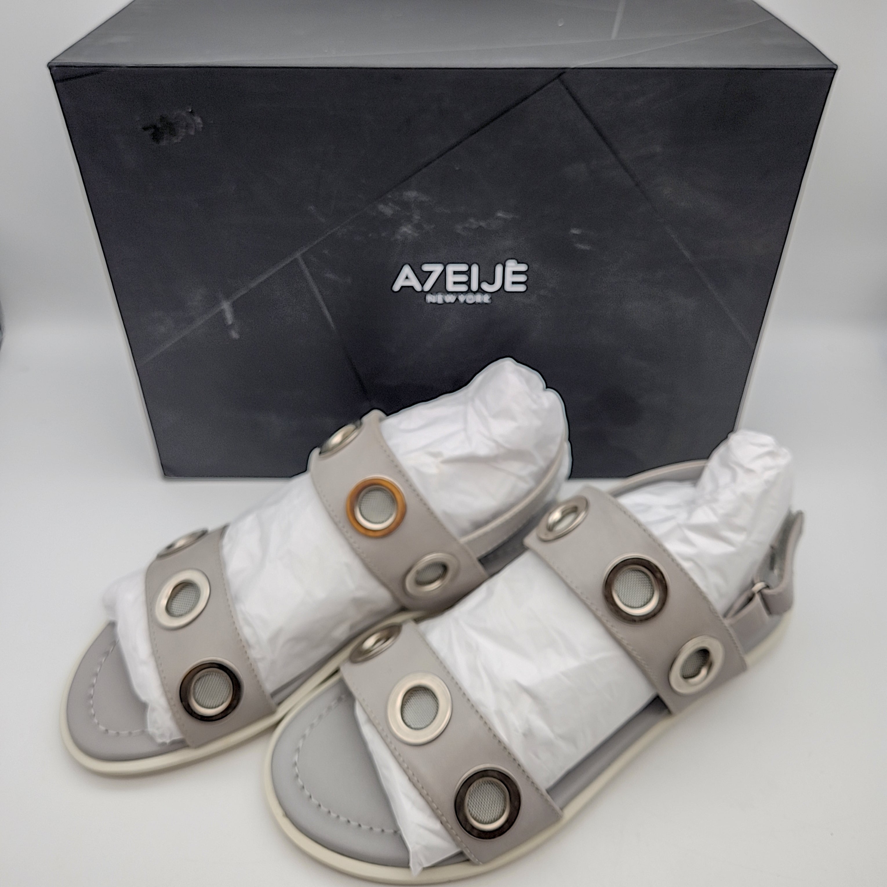 ATELJE (Atelje)New York Women's Sandals, Size 6.5/Grey