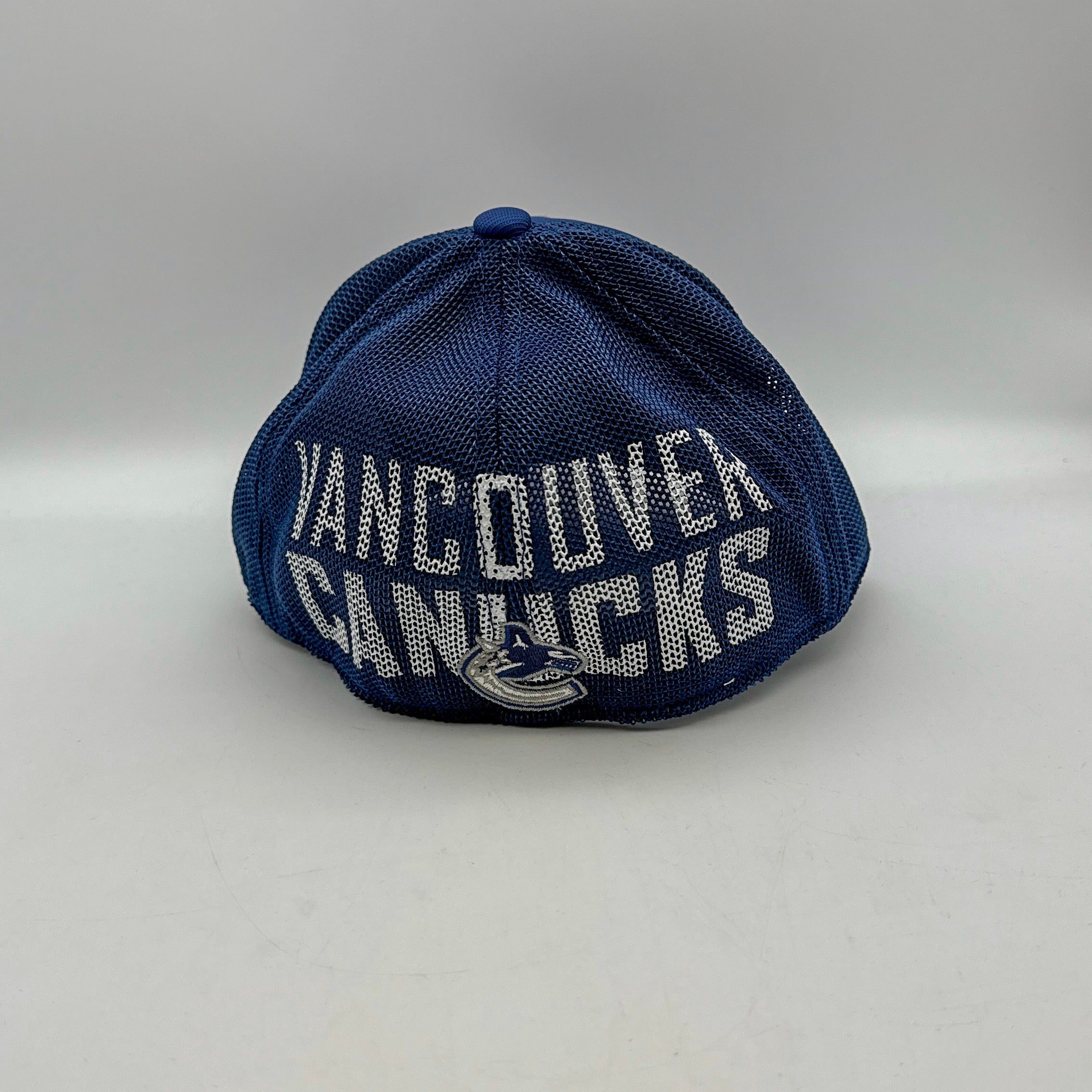 NHL Vancouver Canucks Men's SP17 Trucker Structured Flex Cap, Blue, Small/Medium