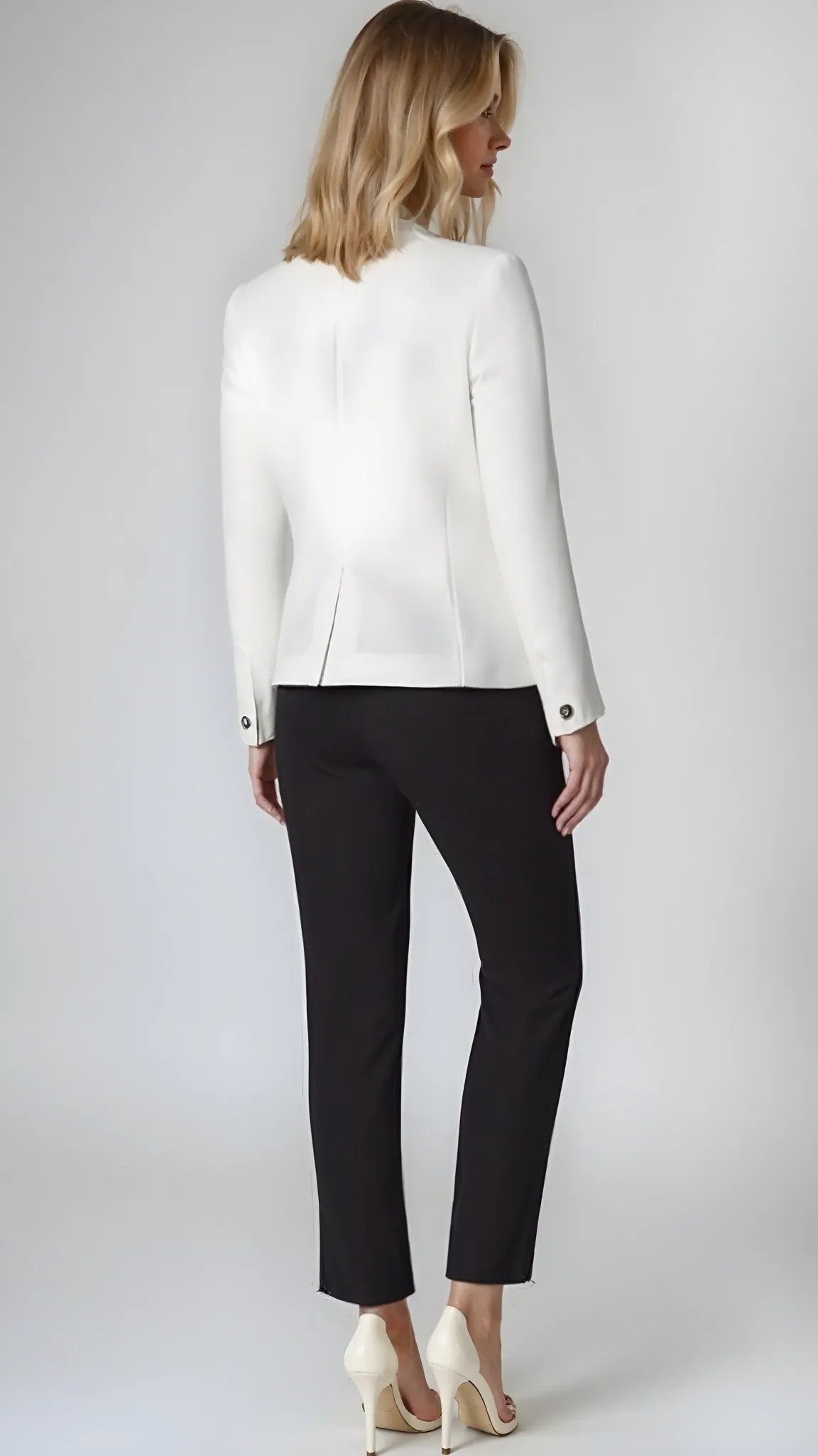 Tahari Asl Single-Button, Notched Collar Blazer, Size 4/Ivory