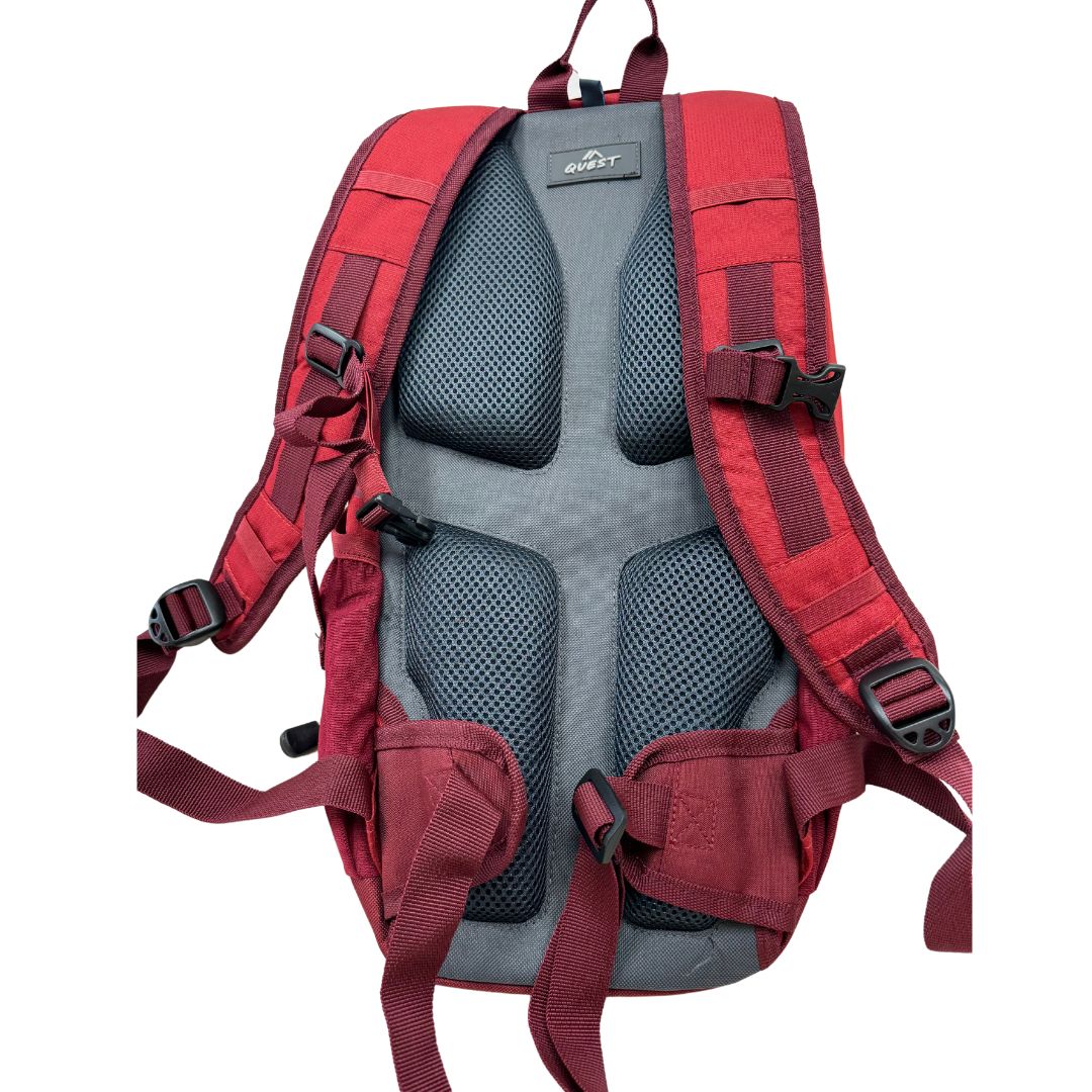 Quest Adrift 18L Hydration Pack red