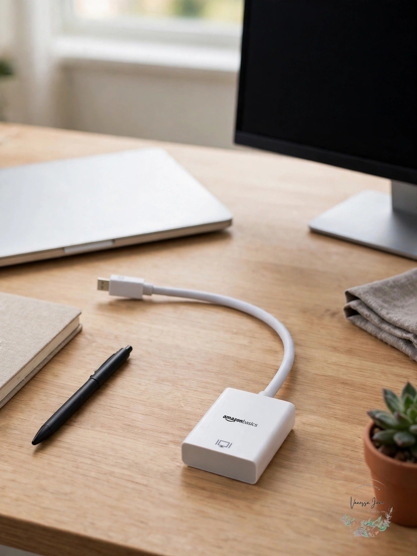 Amazon Basics Mini DisplayPort Adapter Cable White