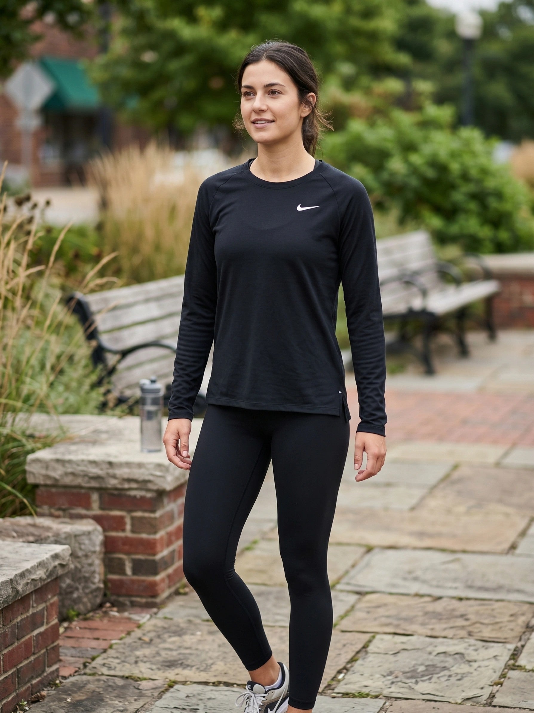 Nike Womens Breathe Dri Fit Long-Sleeve Top, Size Medium