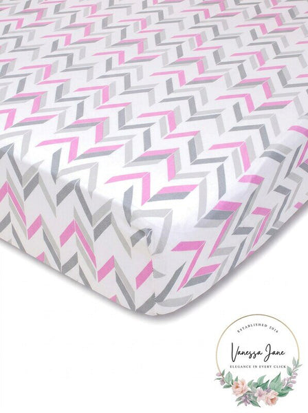 Wendy Bellissimo Mix & Match Chevron Fitted Crib Sheet in Grey/Pink