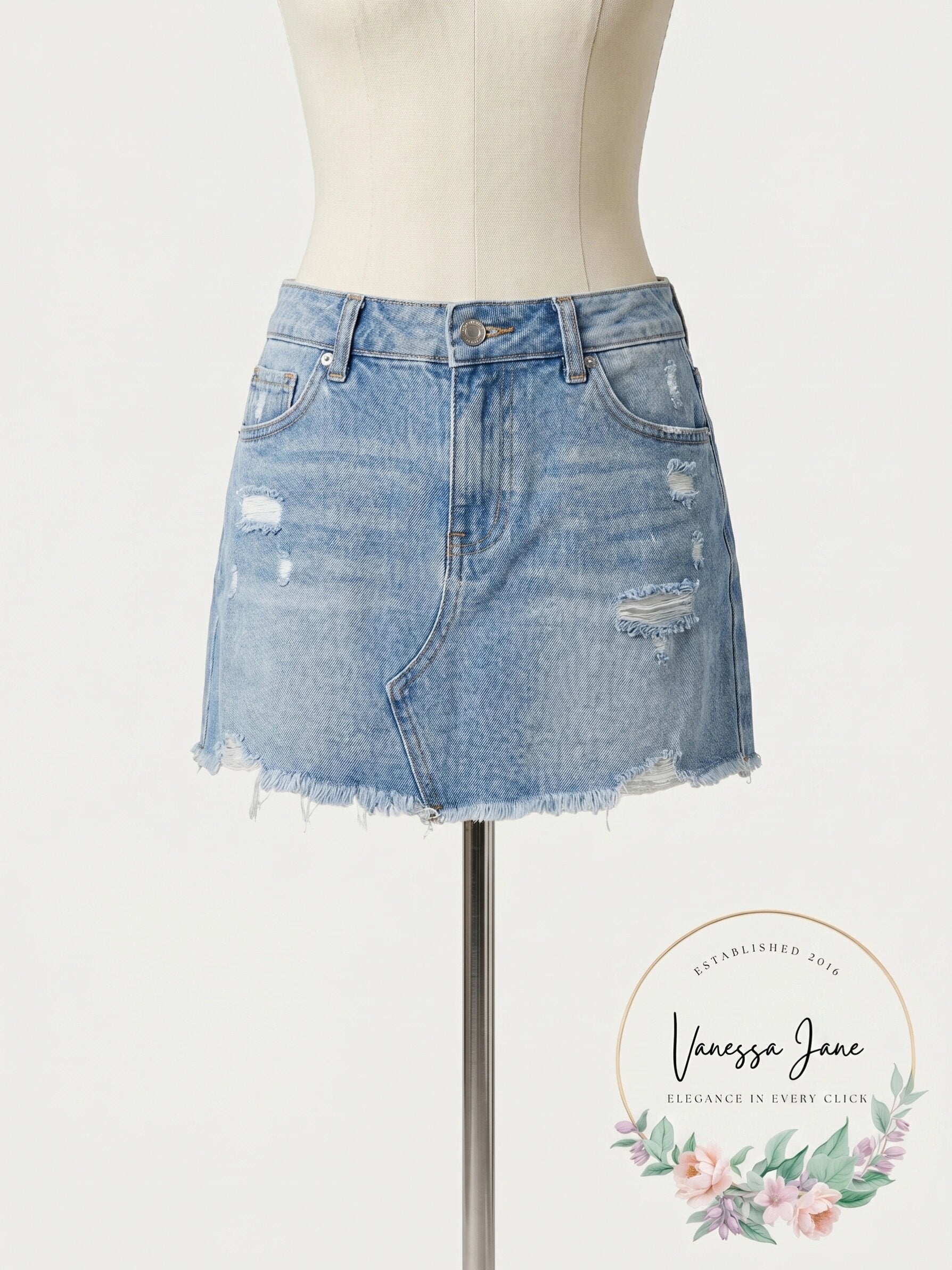 Younique Denim Skirt: Blue Solid Womens Bottoms - Size 5