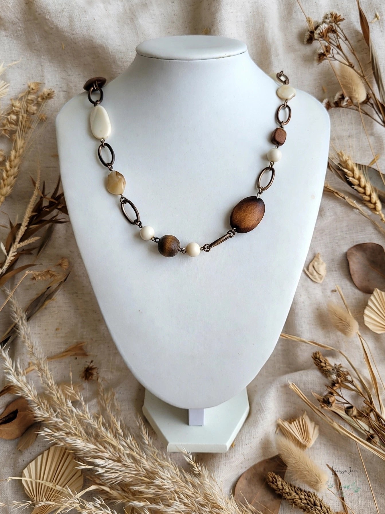 Vintage White Stone & Wood Bead Southwest Boho Necklace 21 In