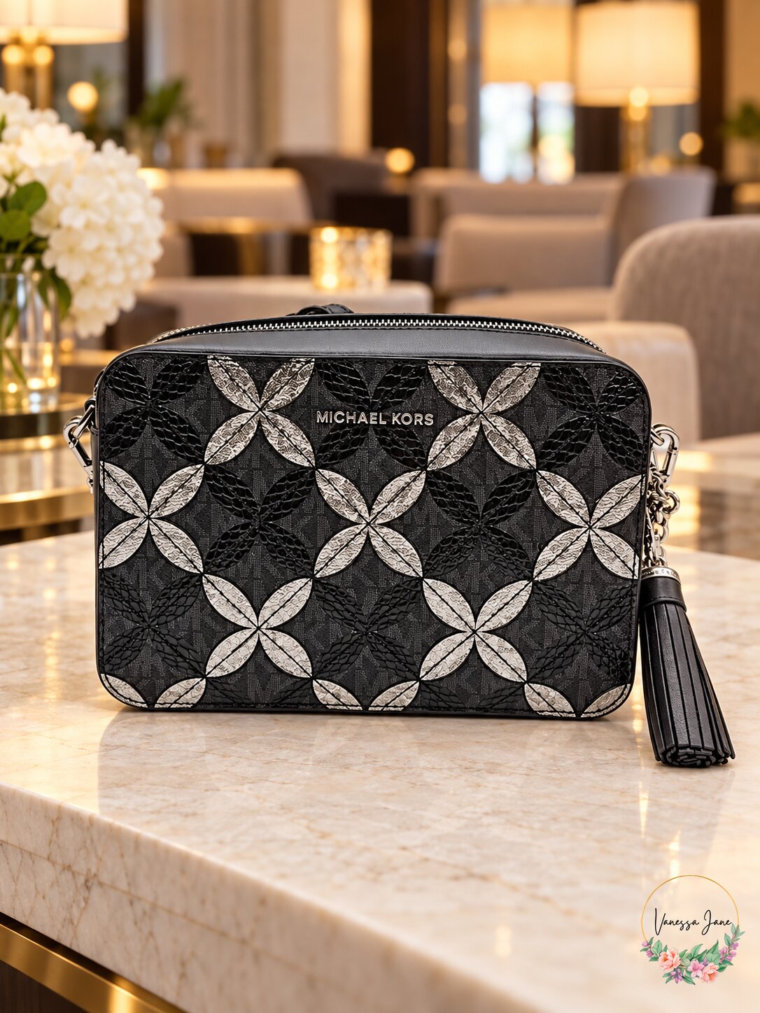Michael Kors Crossbody MD Camera Bag