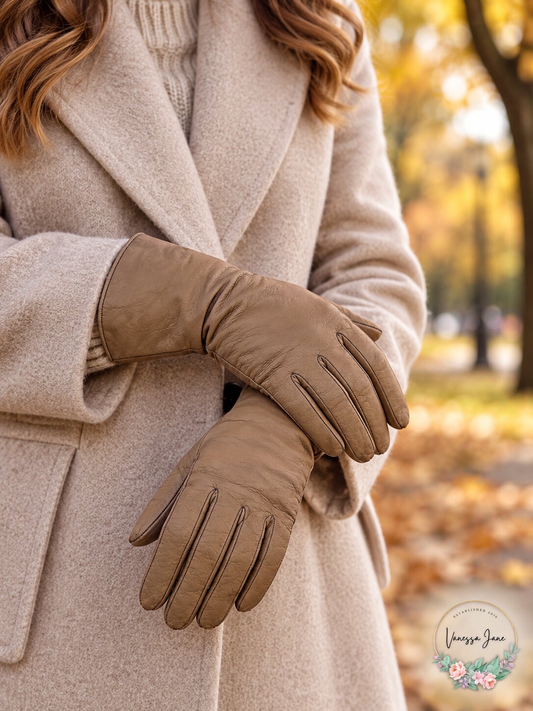 Bloomingdales Cashmere-Lined Leather Gloves, Size 7.5