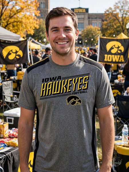 Old Varsity Iowa Hawkeyes Adult Men's T-shirt, Size Large