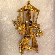 Vintage Christmas Holiday Lamplight Pin