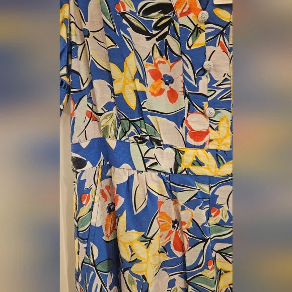 Skies Are Blue Floral Romper, Size Medium