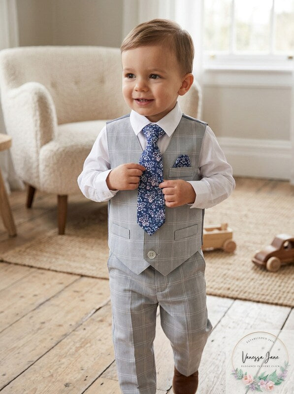 Nautica Vest And Tie Size 18M