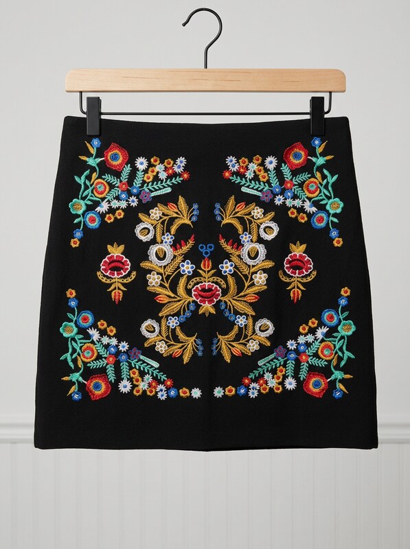 SHEIN Black Floral Embroidered Mini Pencil Skirt, SIze Medium