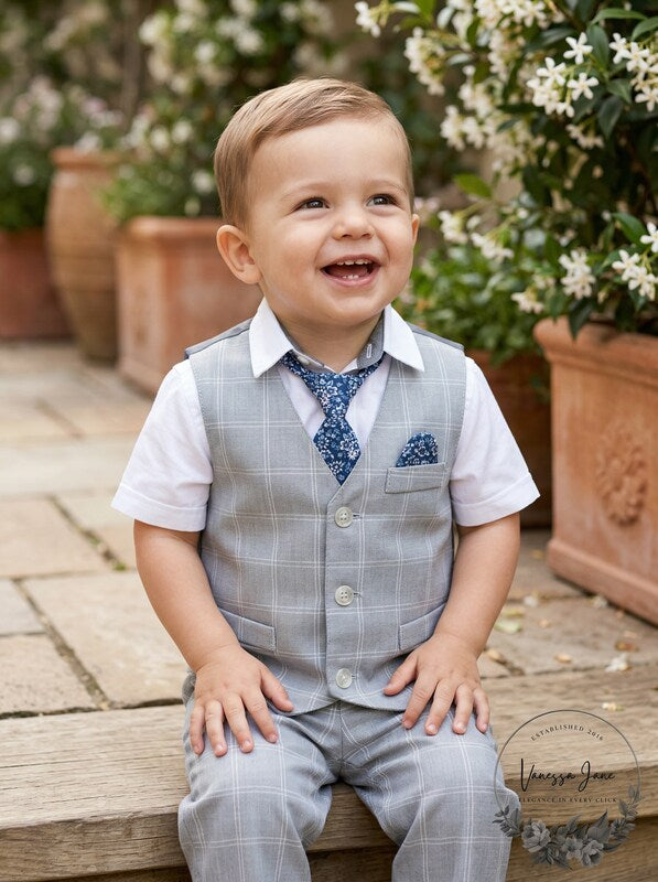 Nautica Vest And Tie Size 18M