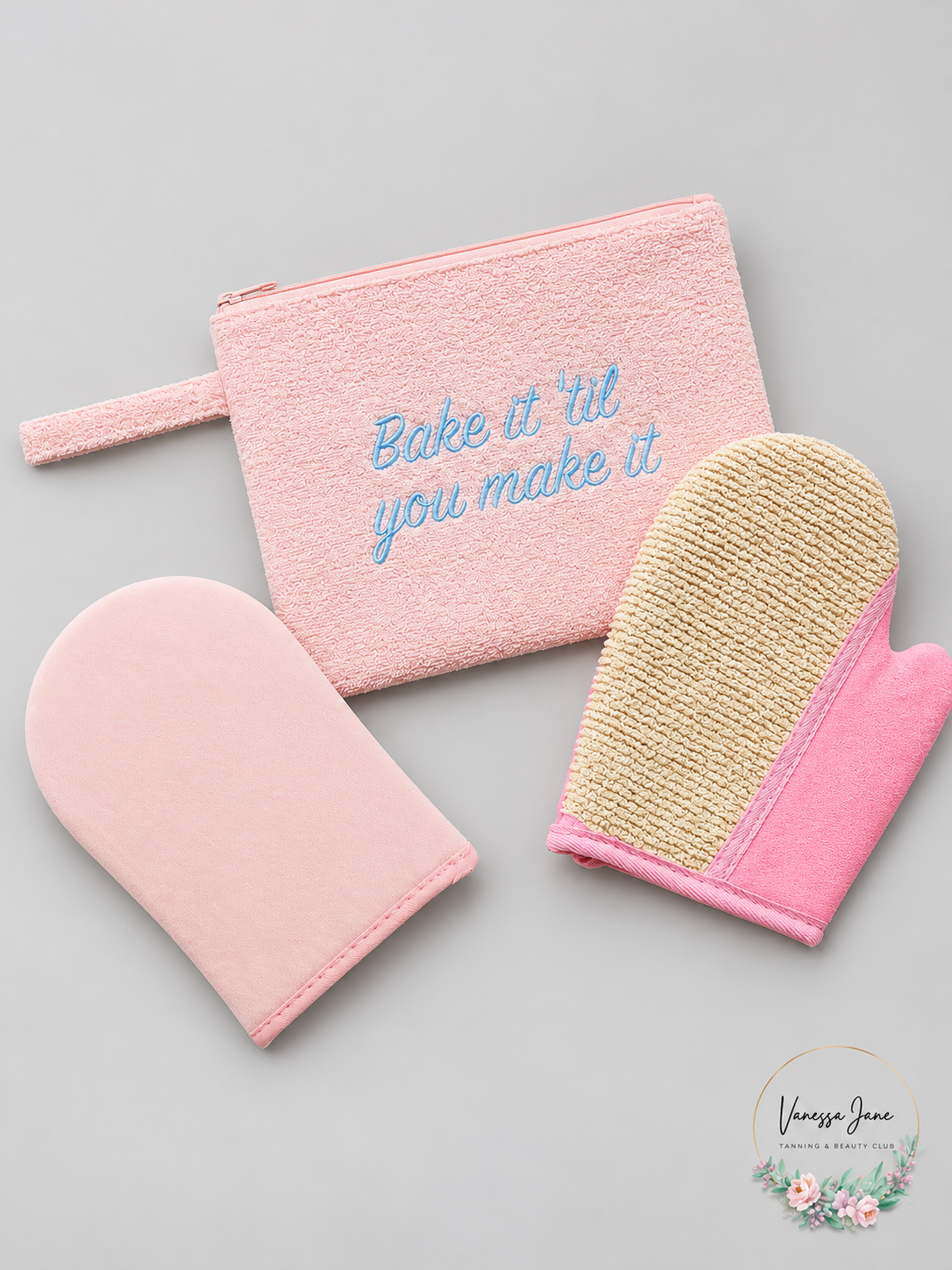 Macy's Bake It Til You Make It Tanning Mitt Body Scrub Mitt Pouch Set stock