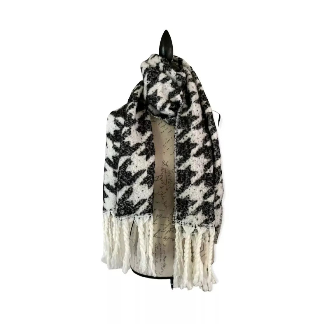 DKNY Womens Houndstooth Blanket Wrap, Black O/S