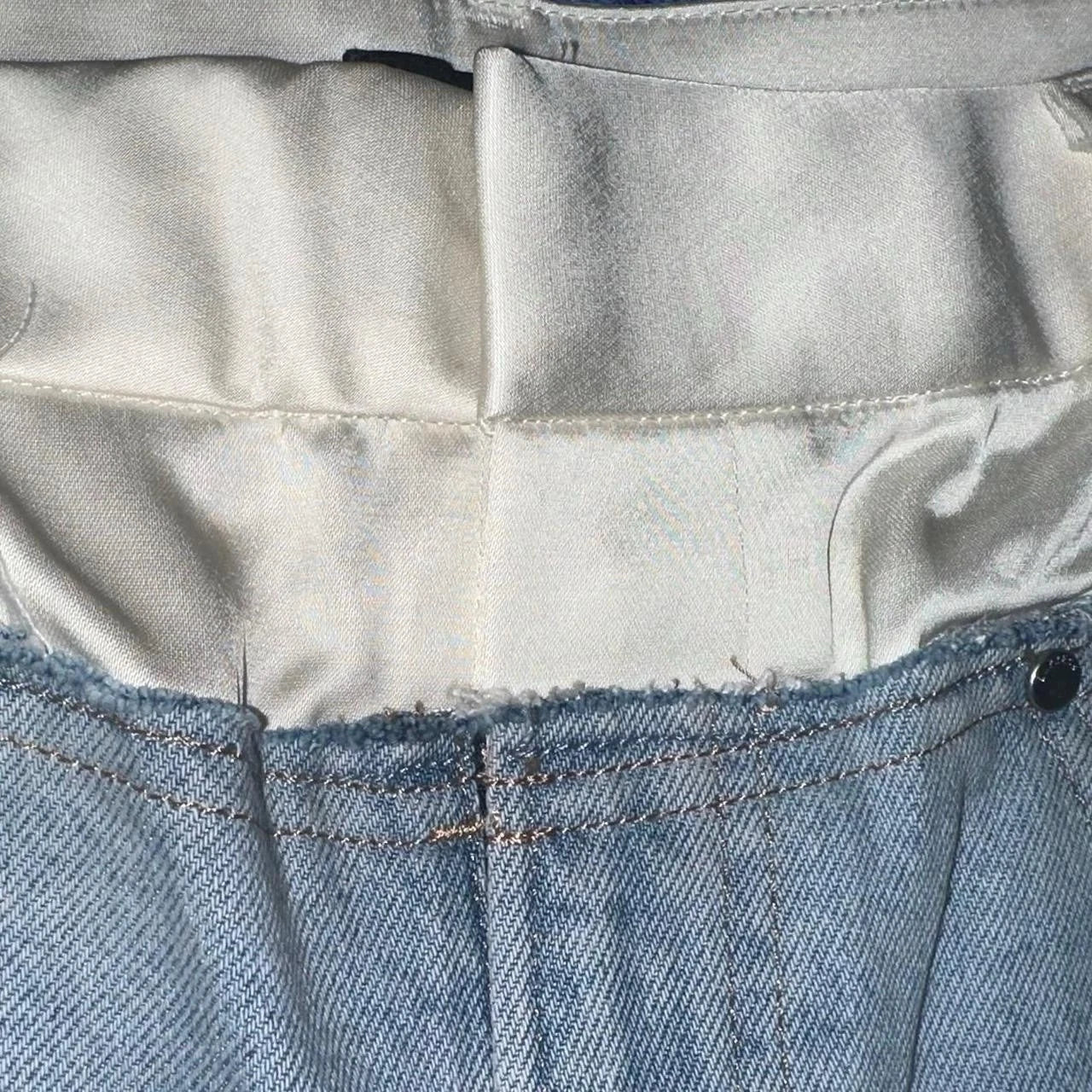 Express High Waisted Satin Waistband Relaxed Ankle Straight Jeans, Size 6