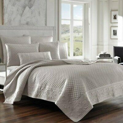 J Queen New York Zilara Silver Full/Queen Coverlet