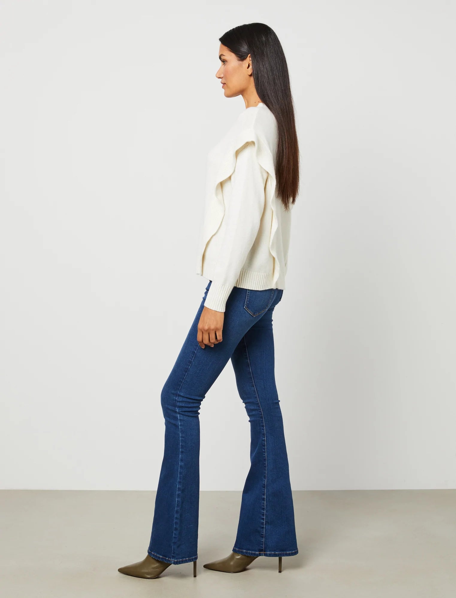 Bcbgmaxazria Flounce Trim Sweater – Gardenia