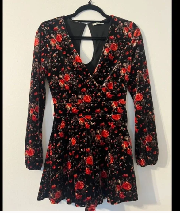 Charlotte Russe Velvet Long Sleeve Deep V-Neck Black Floral Romper, Size Small