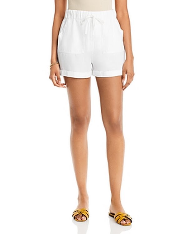 Aqua Velvet Heart Womens Lyra Cuffed Shorts - White - Size XL