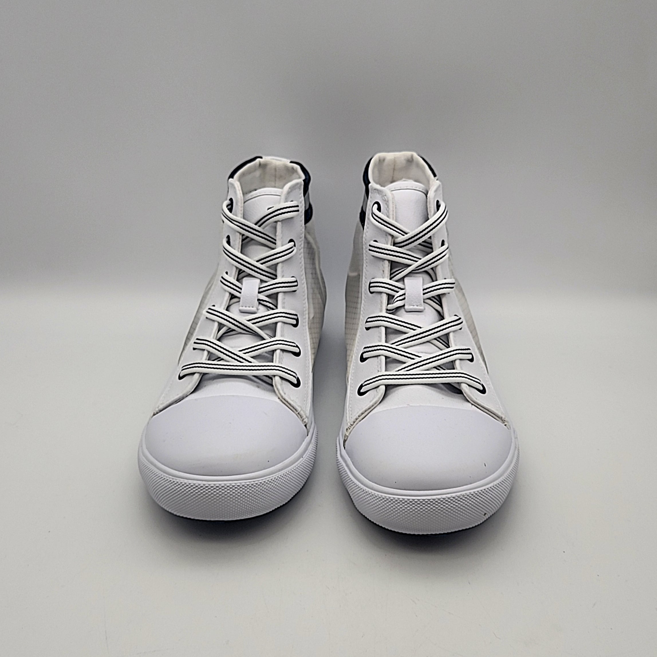 London Fog Womens Bolt Court High Top Sneakers, Size 4M