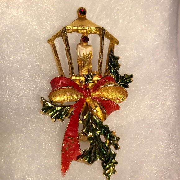 Vintage Christmas Holiday Lamplight Pin