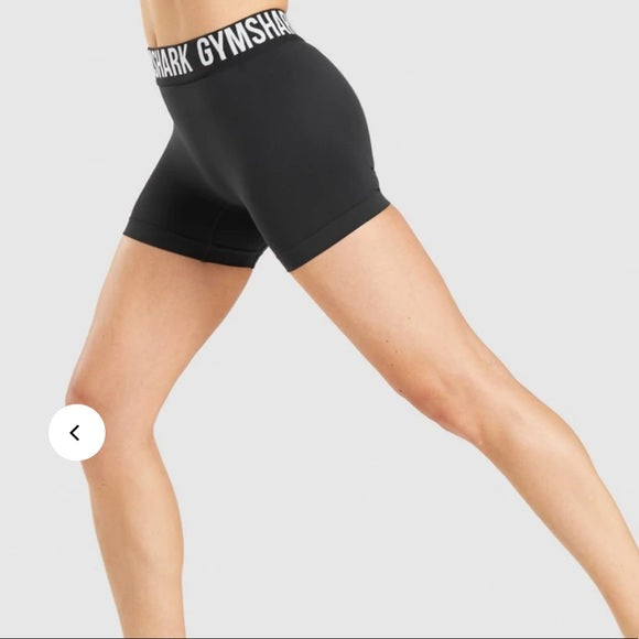 Gymshark Womens Fit Seamless Shorts Black, Size Small