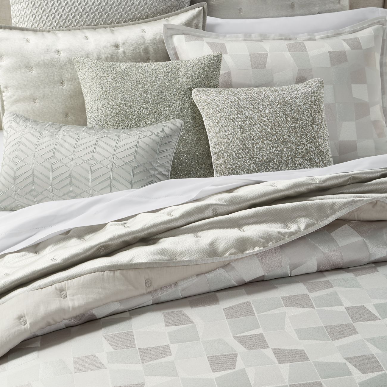 Hudson Park Collection Facets Duvet Cover Set, King, Light Gray