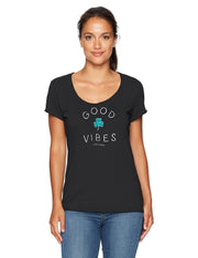 Life is Good Women's Smooth Tee Shamrock Vibes T-Shirt, Night Black, XS