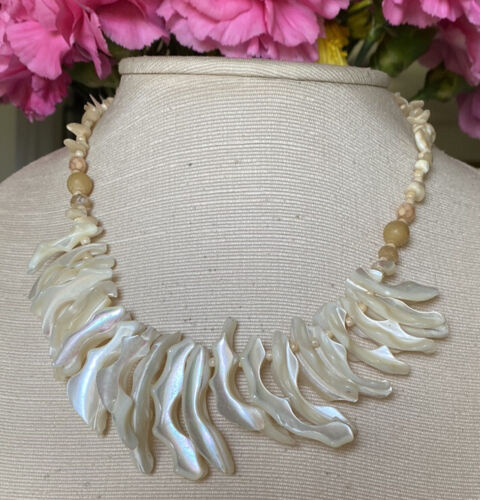 Vintage Express Iridescent Coral Shell Necklace